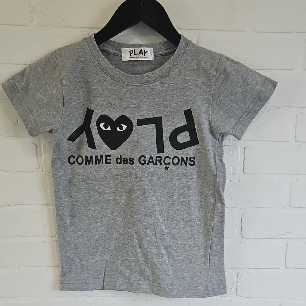 Comme des Garcons PLAY Kids Tee in Gray and Black